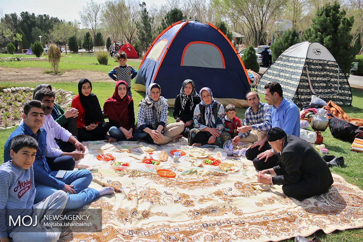 اقامت آرام و بدون مشکل 51 هزار مسافر نوروزی در اصفهان/ هدایت گردشگران به ورزشگاه‌های مجهز به وسایل گرمایشی