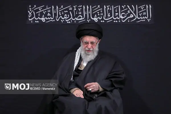 آخرین شب مراسم عزاداری شهادت حضرت فاطمه‌ زهرا(س) با حضور رهبر انقلاب برگزار شد
