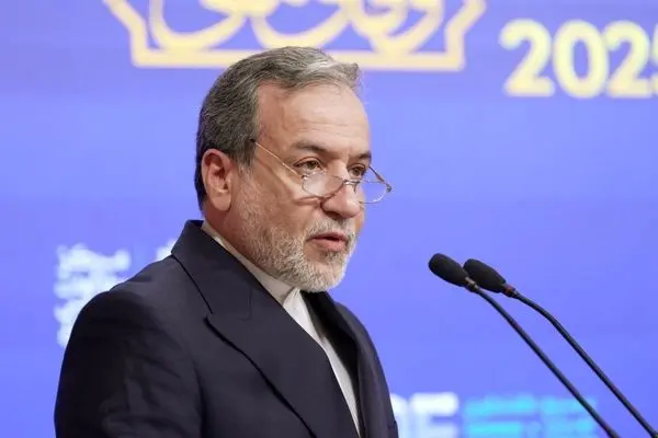 وزیر امور خارجه بر تقویت چندجانبه‌گرایی و مقابله با تحریم‌ها در اجلاس بریکس تاکید کرد