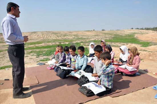 جذب 170 نیروی آموزشی در مدارس عشایری خوزستان