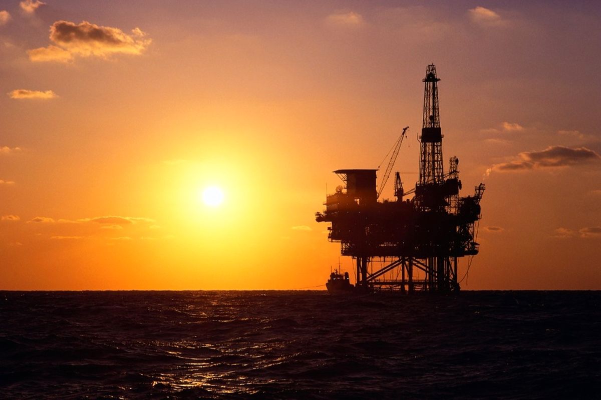 ایران به جذب سرمایه گذاری بین المللی در صنعت نفت و گاز خود نزدیکتر شد