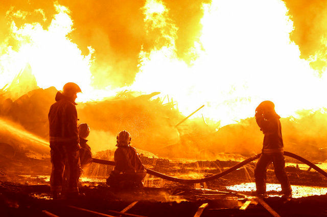 10 فوتی و مصدوم در آتش‌سوزی یک منزل مسکونی در همدان