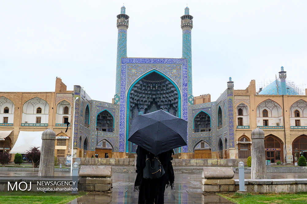 باران پاییزی در میدان امام (ره) اصفهان