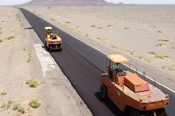 اجرای ۷۰۴ کیلومتر بهسازی و روکش آسفالت در محورهای مواصلاتی سیستان و بلوچستان