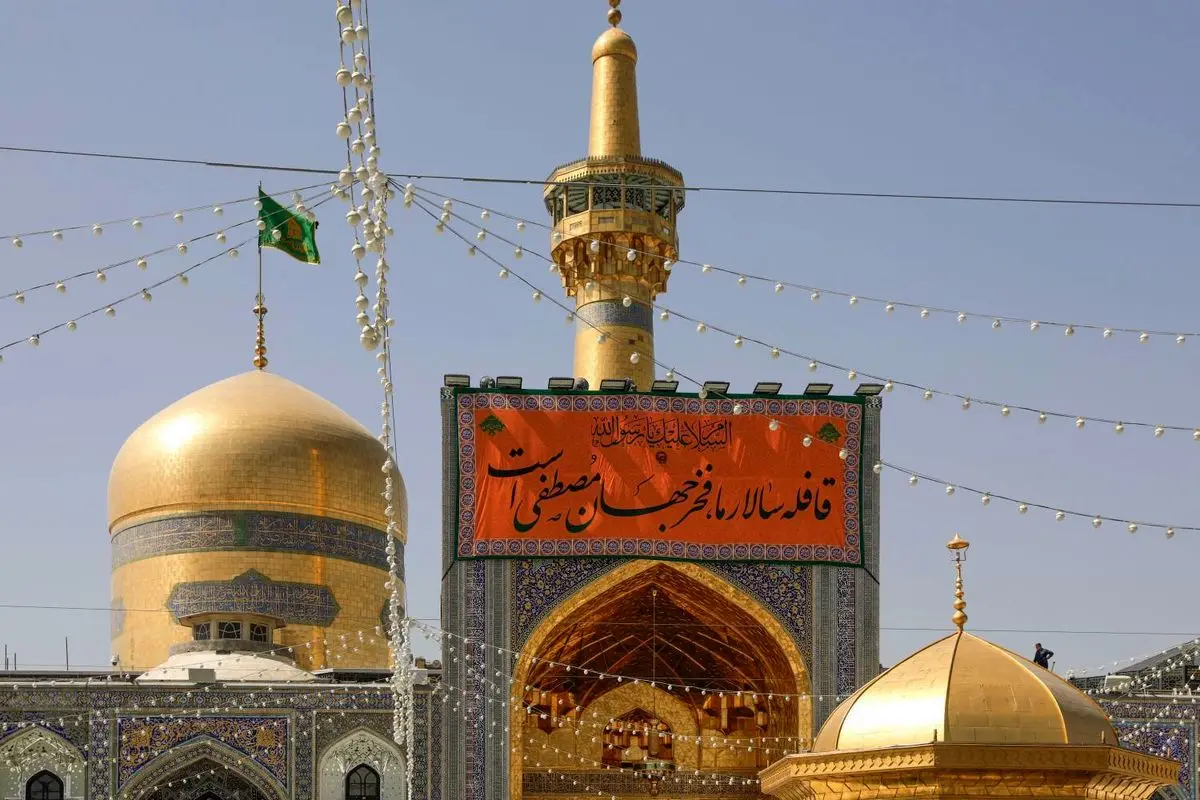 حرم مطهر رضوی در ایام میلاد پیامبر اعظم (ص) چراغانی شد