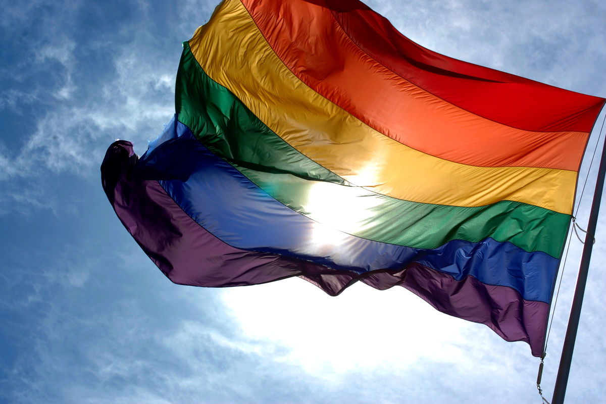برافراشته شدن پرچم همجنس گرایان در عراق توسط اتحادیه اروپا