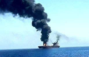  یک کشتی در بندر «المخا» یمن مورد حمله قرار گرفت