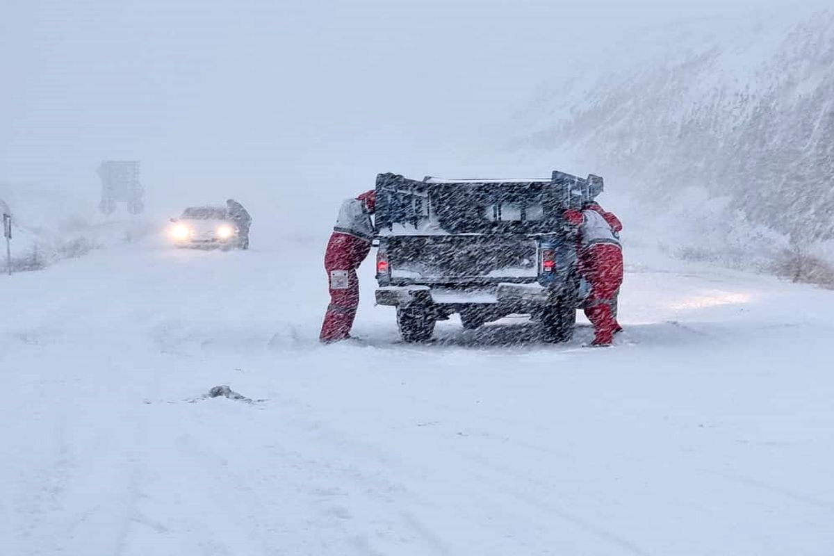 به ۳۳۰۰ متاثر از برف، کولاک و آبگرفتگی در ۱۲ استان امدادرسانی شد