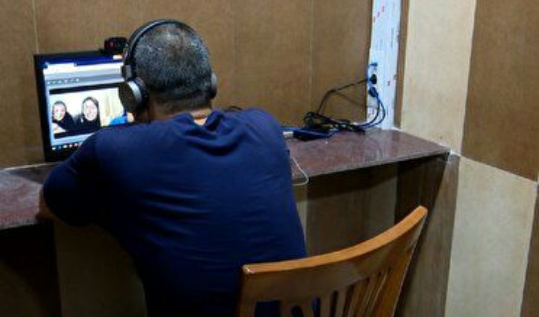 ارتباط آنلاین تصویری زندانیان بندرعباسی با خانواده هایشان