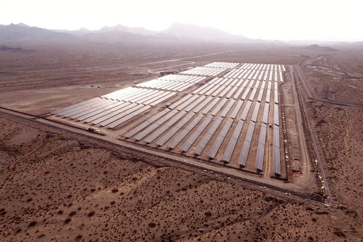 تولید بیش از 4900 مگاوات ساعت انرژی در نیروگاه خورشیدی کوشک/ نیروگاه‌های خوشیدی یزد به 10 عدد رسید 