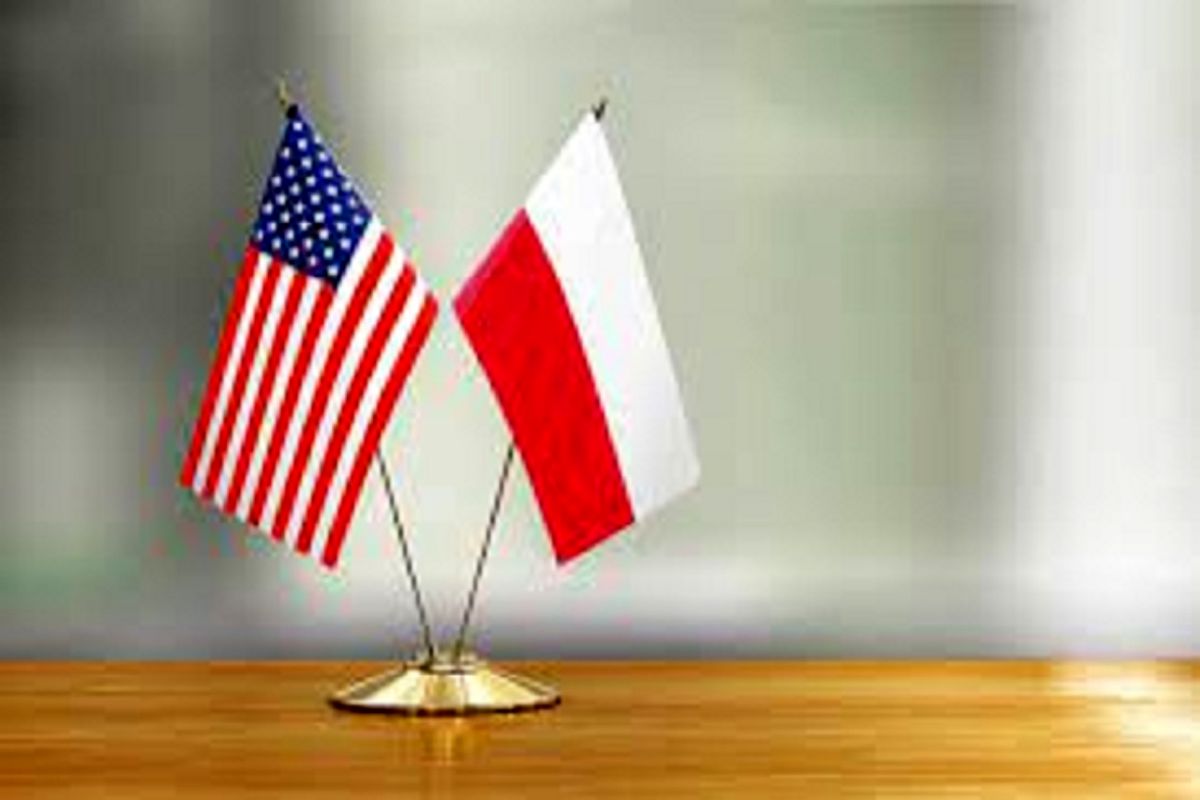 لهستان و آمریکا  قرارداد موشکی ۷۳۵ میلیون دلاری امضا کردند