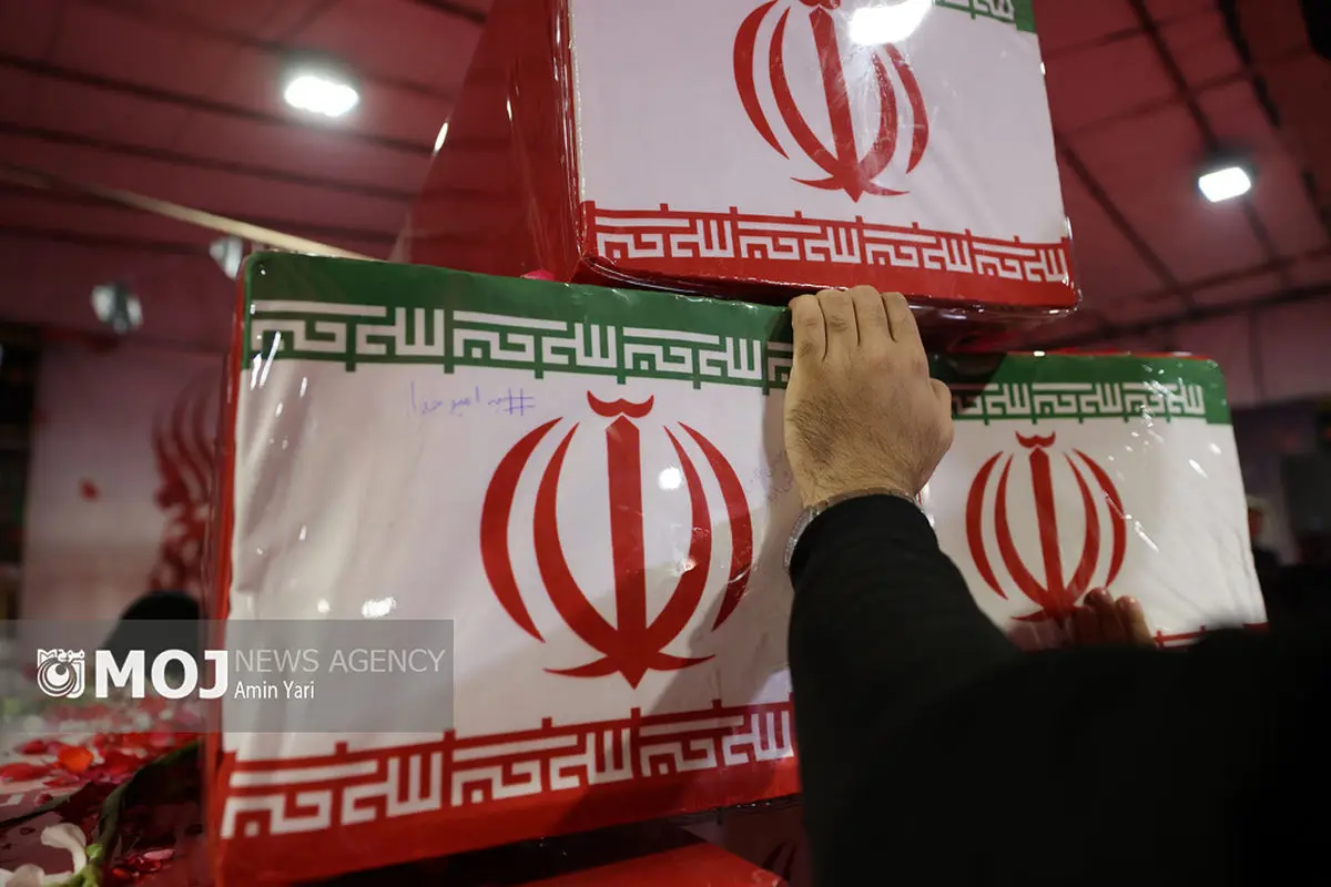 مراسم وداع با پیکر پاک ۱۰۰ شهید گمنام