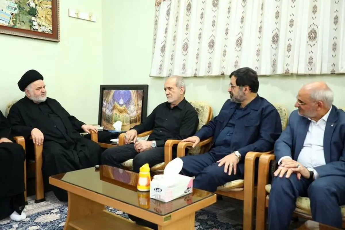 رئیسجمهوری با نماینده آیتالله سیستانی در قم دیدار کرد