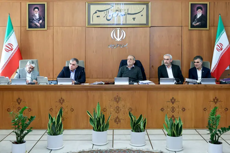 اجرای قرارداد توسعه میدان نفتی آزادگان باید سرعت بگیرد