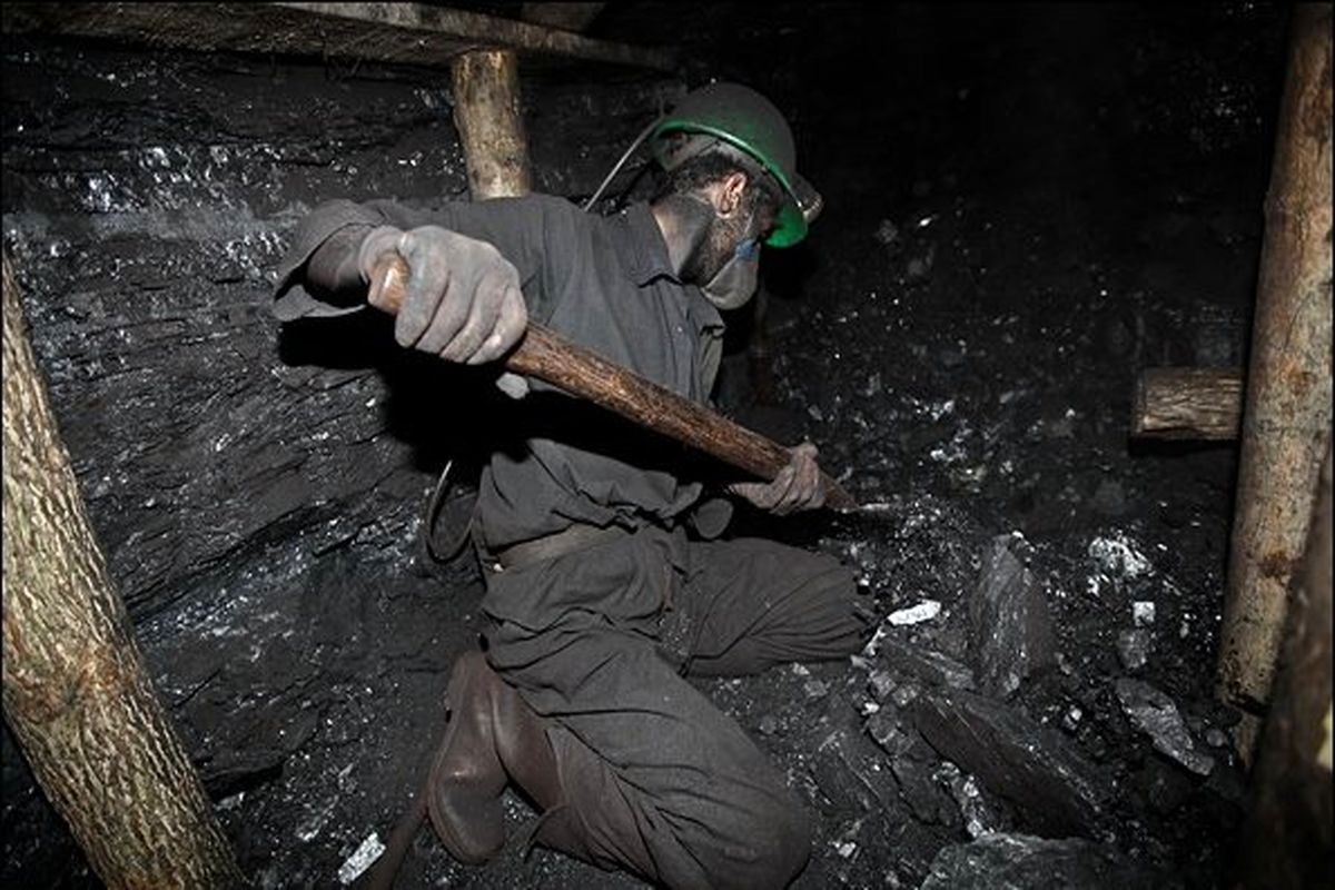 روایتی دیگر از خانواده کارگران کشته شده در معدن آزادشهر