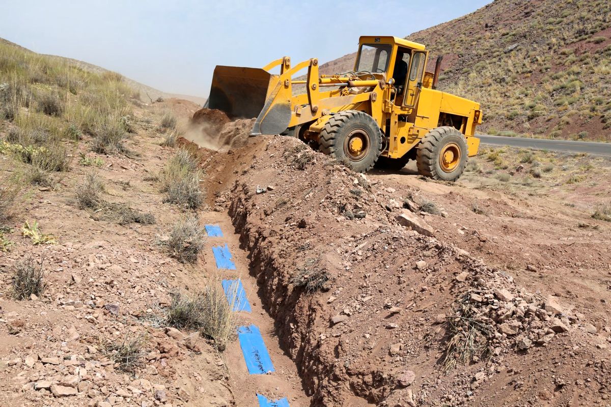 اجرای بیش از 7 هزار متر لوله گذاری خط انتقال آب به مجتمع 41 روستایی در تیران و کرون