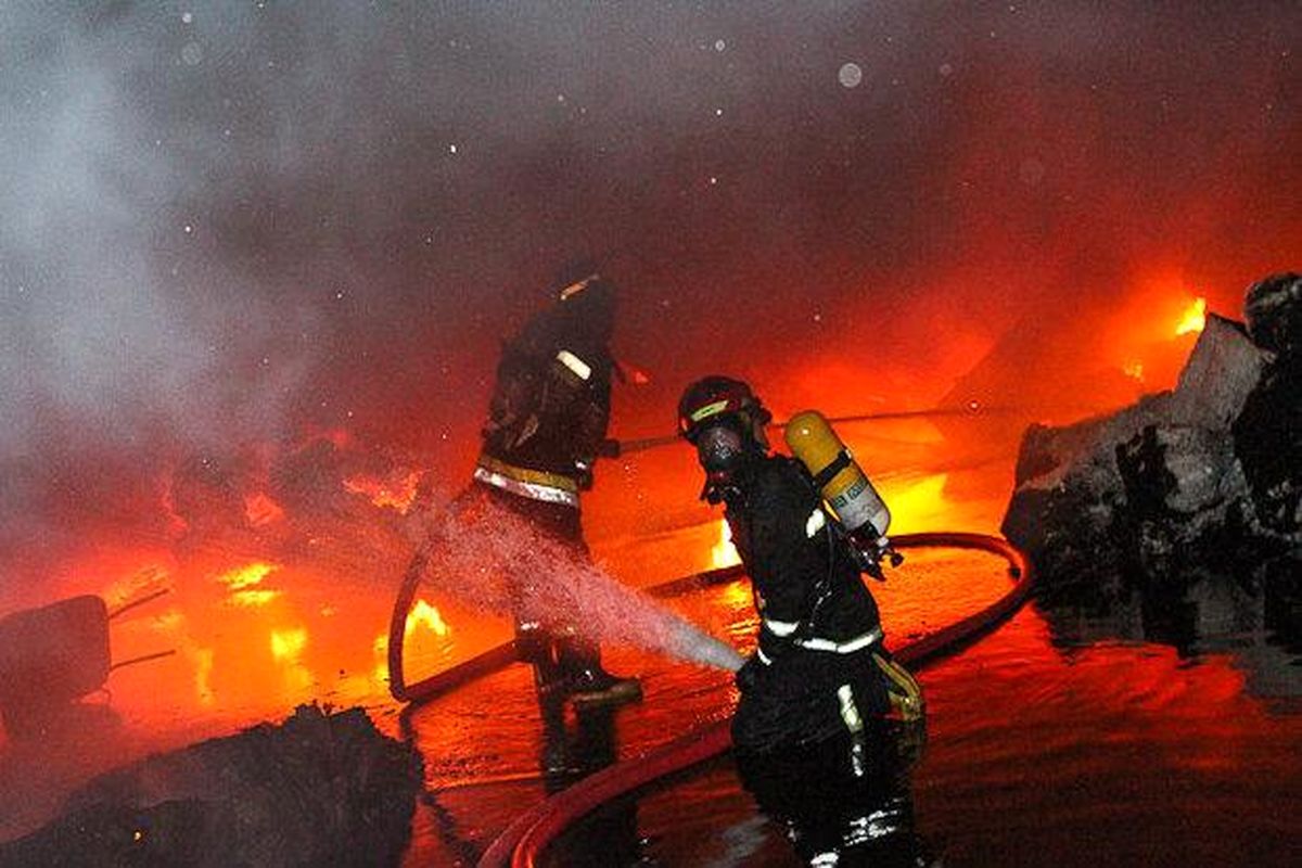 ۲۰ شهروند از حریق نجات یافتند / سونای خشک عامل آتش سوزی