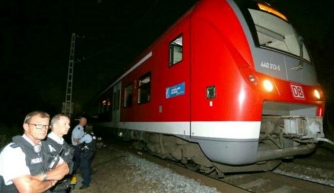 به مسافران قطار در آلمان با تبر حمله شد