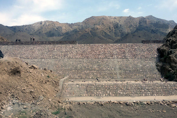 ساخت هشت سد سنگی ملاتی در بشاگرد 