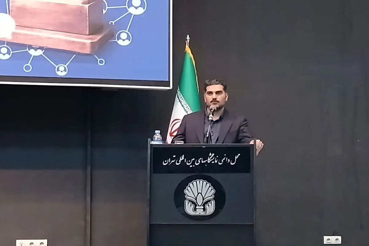 باید به شکل گرفتن اعتماد عمومی به کشور و نظام کمک کرد