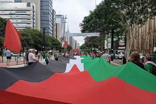 بزرگترین پرچم فلسطینی در برزیل برافراشته شد
