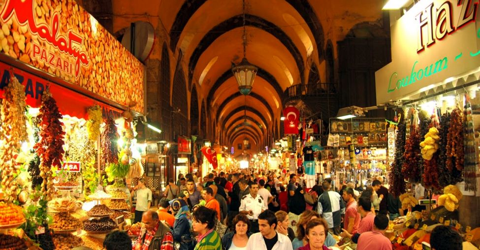 چرا بازدید از بازار ادویه استانبول مهم است؟