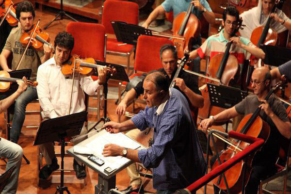 رهبر بلغاری ارکستر سمفونیک تهران را تمرین داد