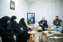 لاریجانی با خانواده شهید سرلشگر سعید ایزدی دیدار کرد