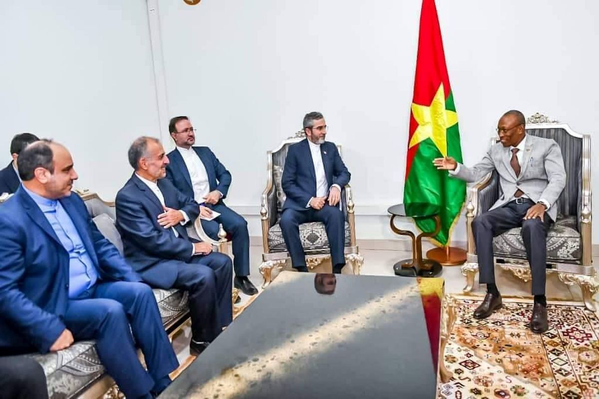 معاون وزیر خارجه با نخست وزیر بورکینافاسو دیدار کرد