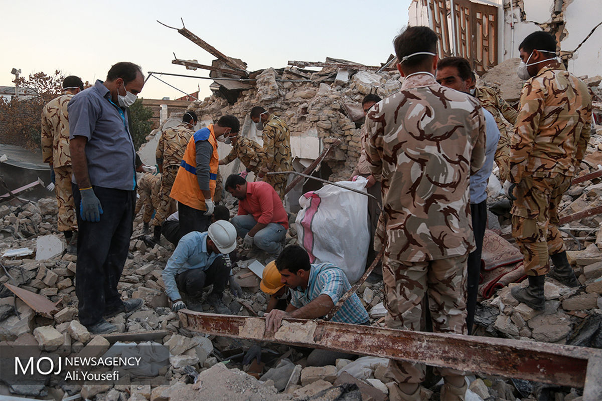 نیروهای امدادی سپاه شبانه به زلزله‌زدگان امداد رسانی کردند
