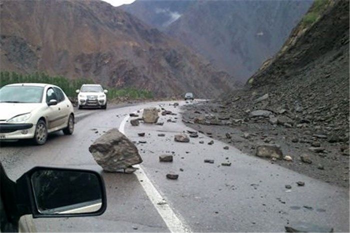 کارشکنی مدیران هرمزگانی علت مرگبار ماندن جاده حاجی آباد-سیرجان 