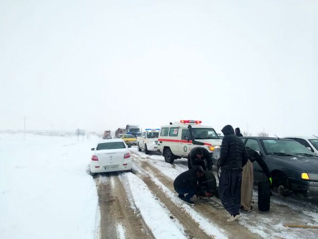 امداد رسانی به 281 نفر در جریان برف و کولاک و آبگرفتگی جاده‌های کشور