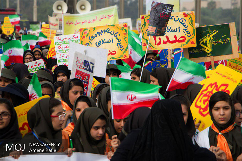 قلب تپنده انقلاب شکوهمند اسلامی مردم ایران ۱۳ آبان است