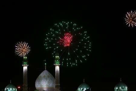 آسمان مسجد جمکران نور افشانی شد