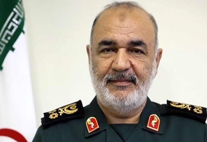 سرلشکر سلامی از نمایشگاه سازمان تحقیقات و جهاد خودکفایی سپاه بازدید کرد