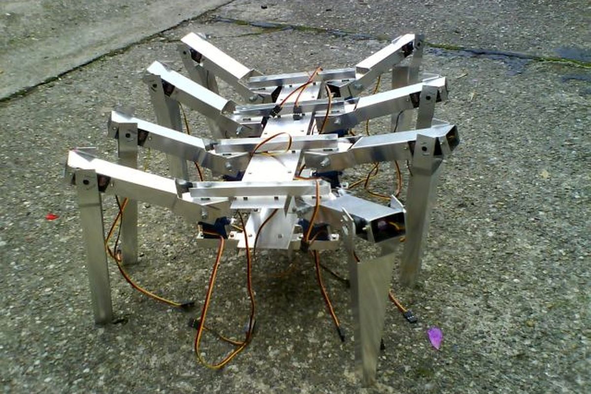 اولین ربات هشت پا ساخته شد