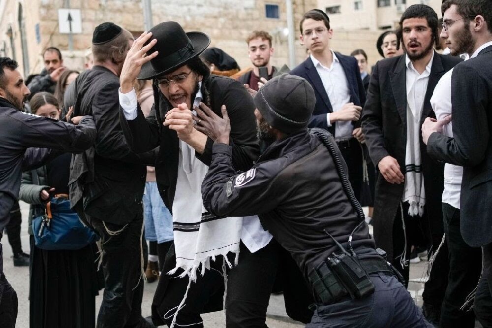 پلیس رژیم صهیونیستی با یهودیان حریدی در قدس اشغالی درگیر شد