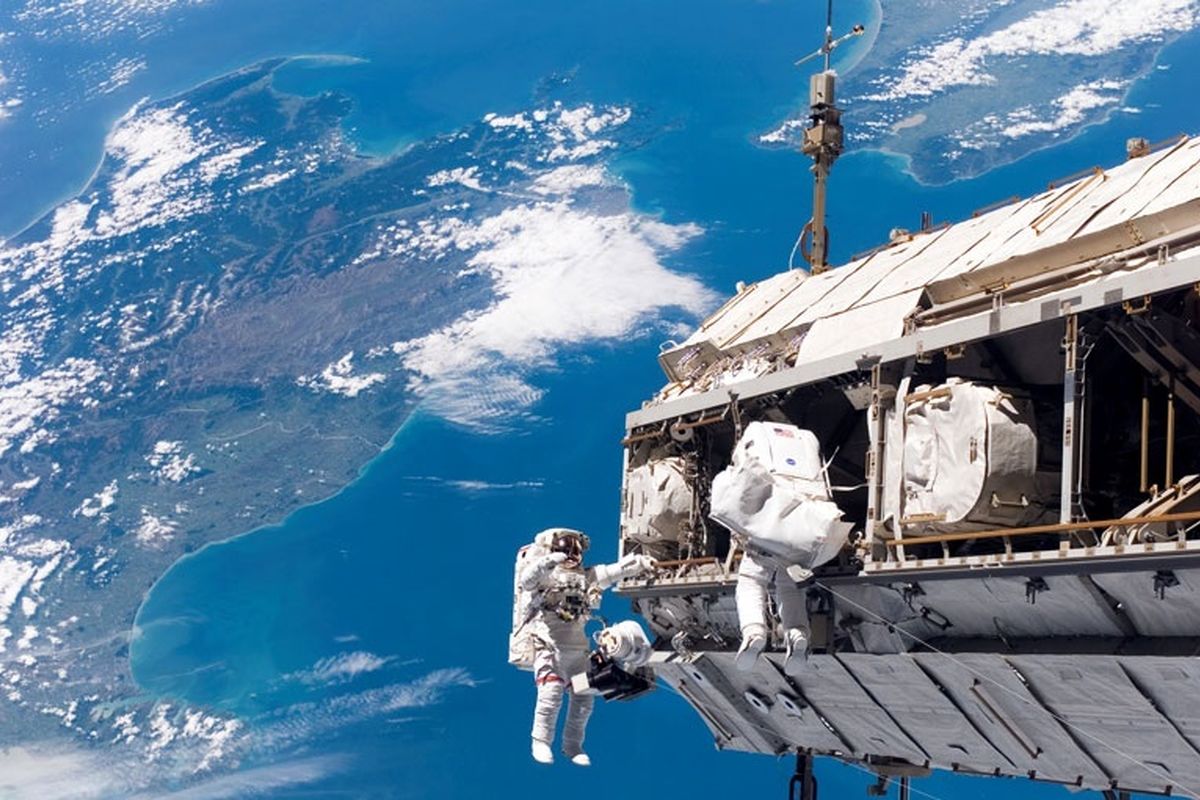 فضانوردان ایستگاه فضایی بین‌المللی به پیاده‌روی می‌روند