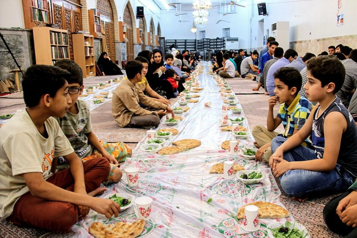 برگزاری مراسم بزرگ افطاری خانوارهای ایتام کمیته امداد در اصفهان / افطاری  ۵۰۰۰ نفر از ایتام اصفهانی 