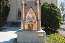 نصب مجدد تندیس «تقدیس» در میدان امام حسین اصفهان 