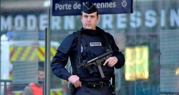عملیات پلیس فرانسه در فرودگاه اورلی/کشته شدن فرد مهاجم