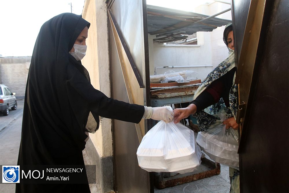 توزیع ۱۵۰ هزار پرس عذای گرم بین مددجویان کمیته امداد در اصفهان 