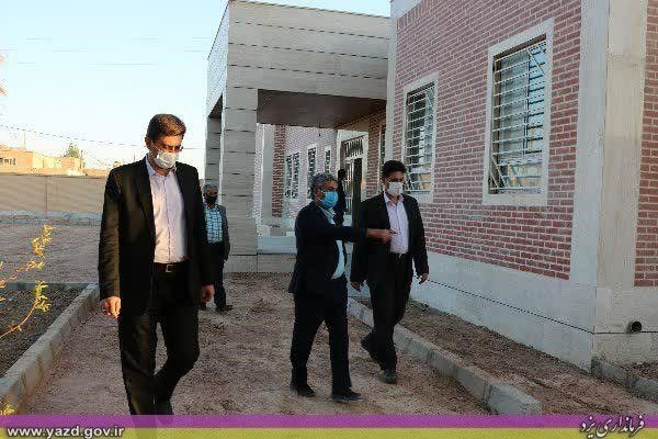 ادامه پیگیری های فرماندار یزد با بازدید از روند ساخت مرکز جامع سلامت روستای احمدآبادمشیر