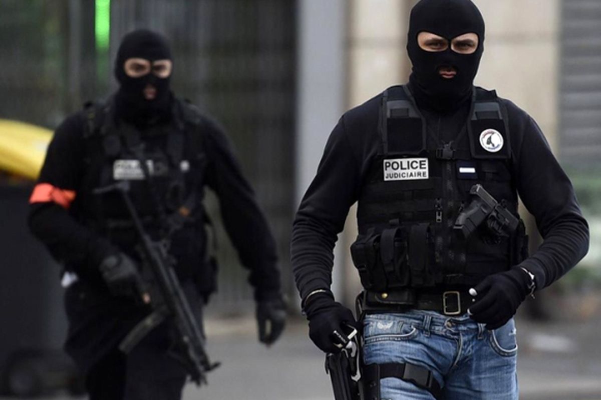 پلیس فرانسه سه تن از نزدیکان عضو داعش را بازداشت کرد