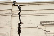 سه گروه عملیاتی به منطقه زلزله زده اعزام شد / ترک خوردگی دیوار برخی منازل و ریزش سقف یک مدرسه