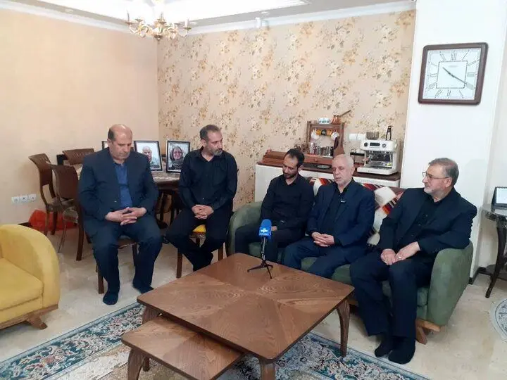 رئیس بنیاد شهید با خانواده شهدای حمله اسرائیل به ایران دیدار کرد