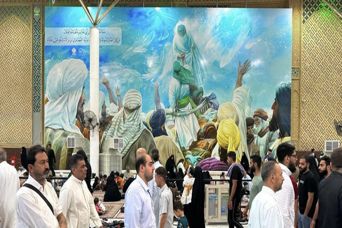 نقاشی دیجیتال حسن روح‌الامین در حرم حضرت علی(ع) نصب شد