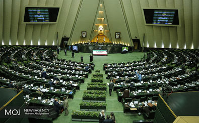 درگیری در مجلس پس از سخنان محمود صادقی