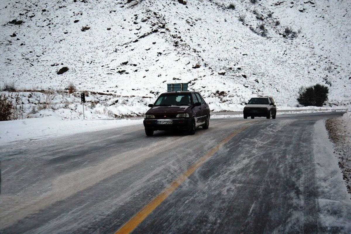 مراقب سقوط بهمن در محور‌های کوهستانی مازندران باشید