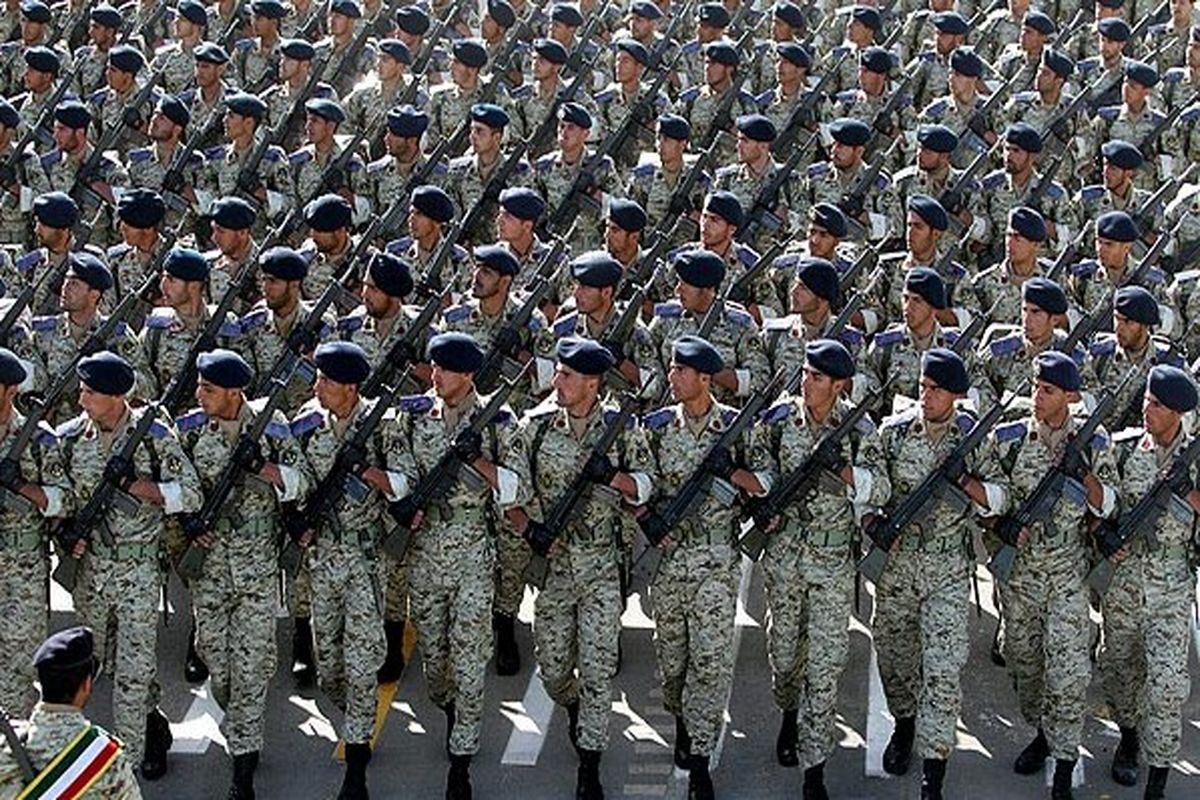 مراسم رژه روز ارتش در بزرگراه امام خمینی (ره) کرمانشاه برگزار می‌شود